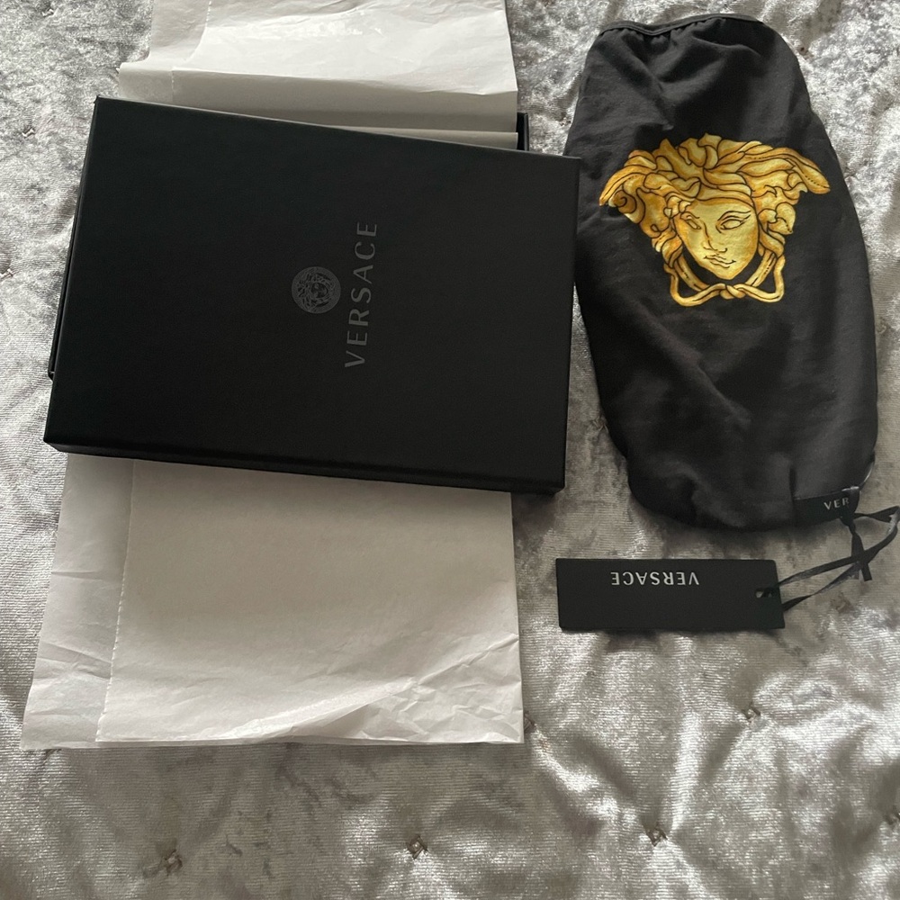 Versace Dog T-shirt. Black and gold